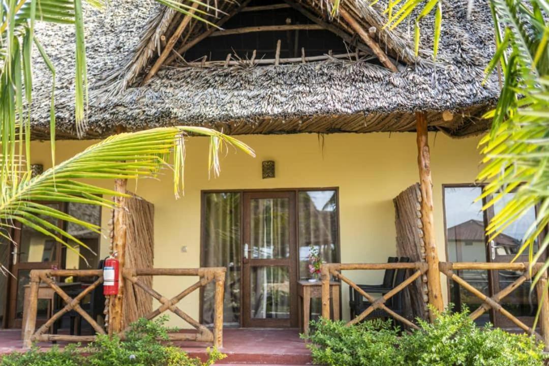 Amber Lodge Pongwe Luaran gambar